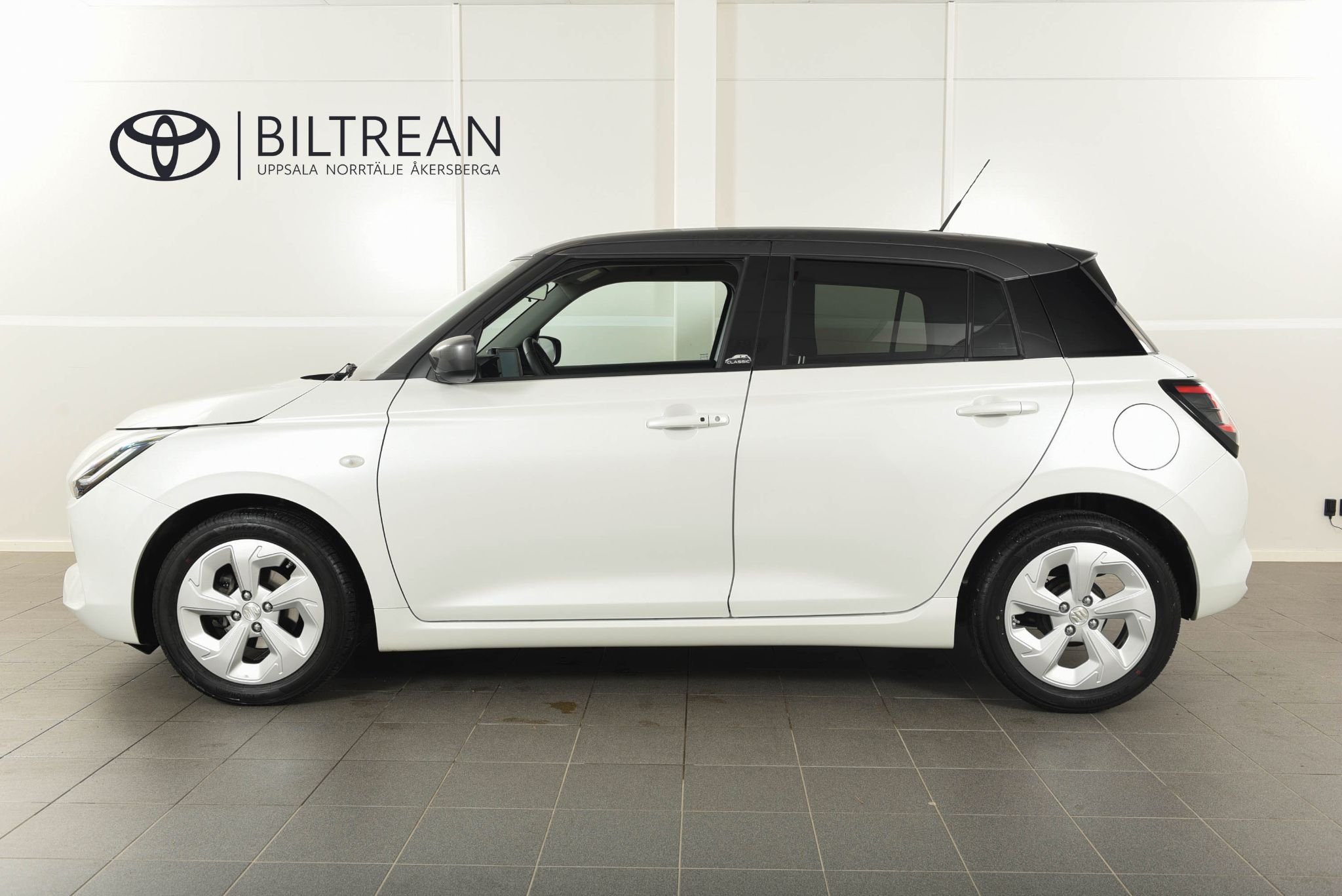 Suzuki Swift Hybrid CVT, 83hk, 2024