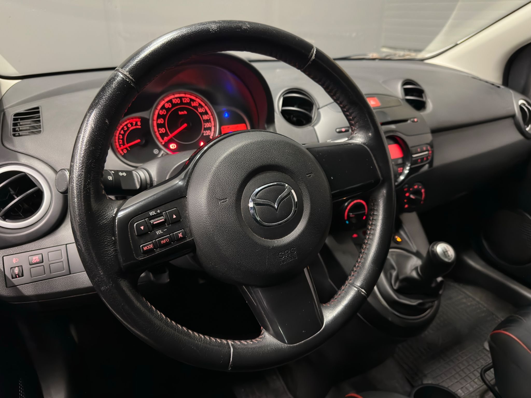 Mazda 2 5-dörrar 1.3 MZR Manuell, 84hk, 2014