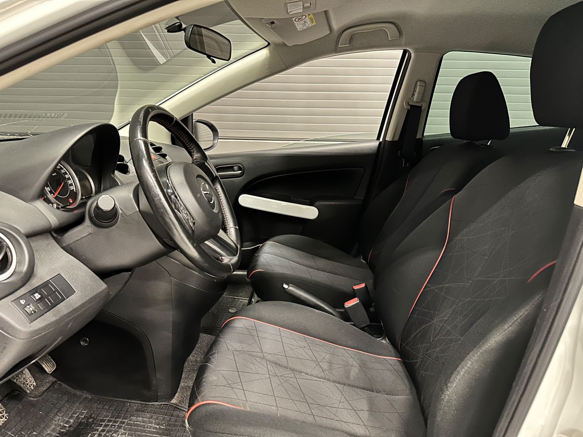 Mazda 2 5-dörrar 1.3 MZR Manuell, 84hk, 2014