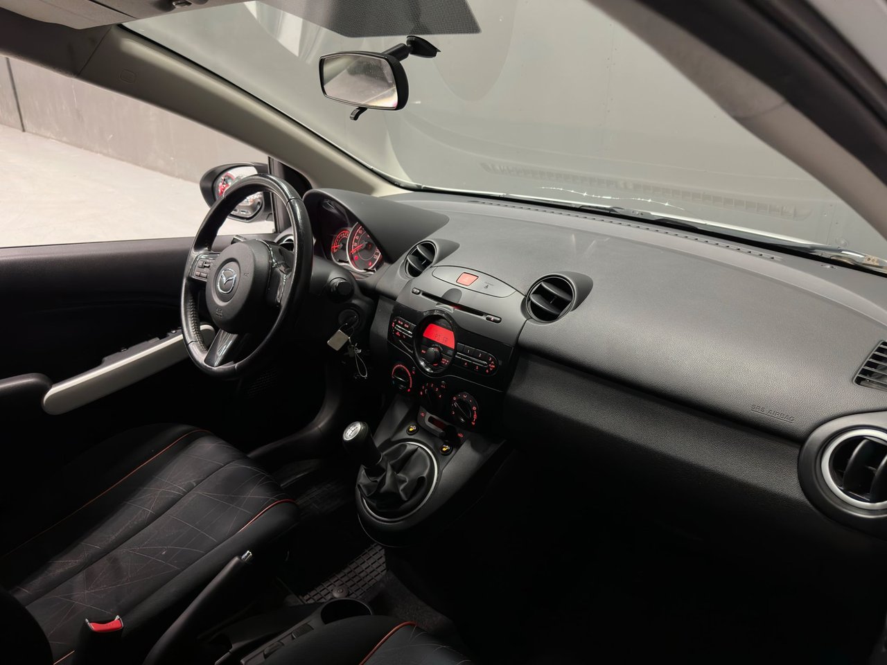 Mazda 2 5-dörrar 1.3 MZR Manuell, 84hk, 2014