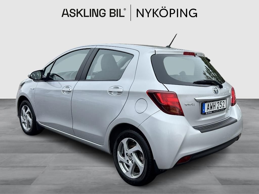Toyota Yaris Hybrid e-CVT, 101hp, 2016