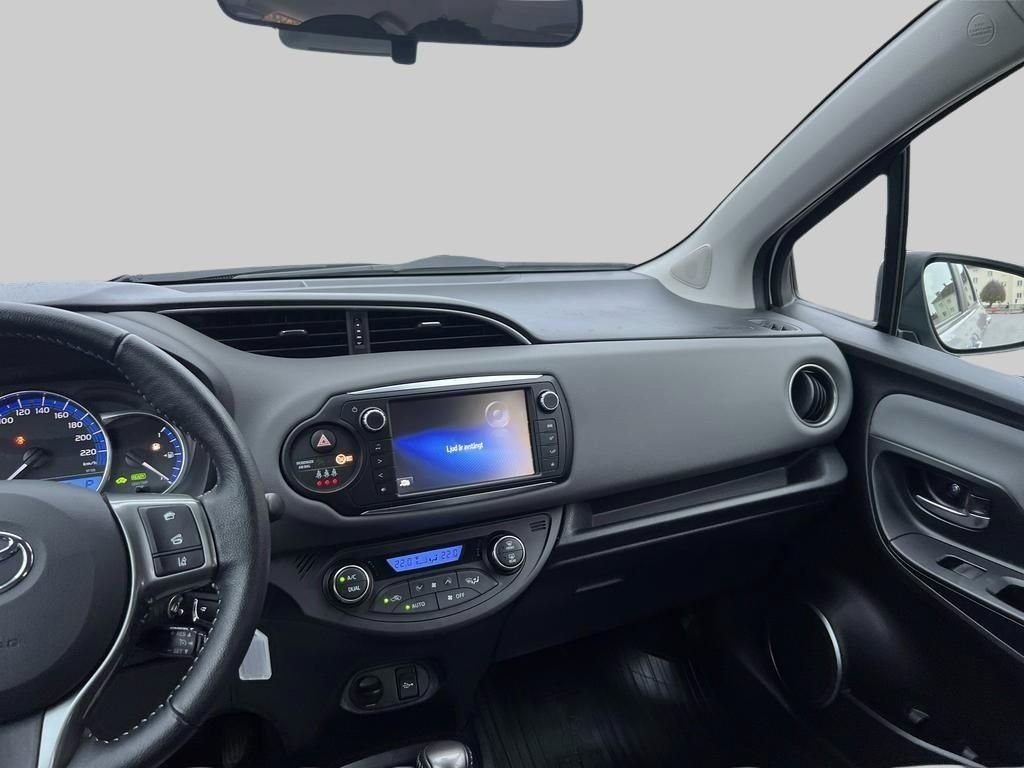 Toyota Yaris Hybrid e-CVT, 101hp, 2016