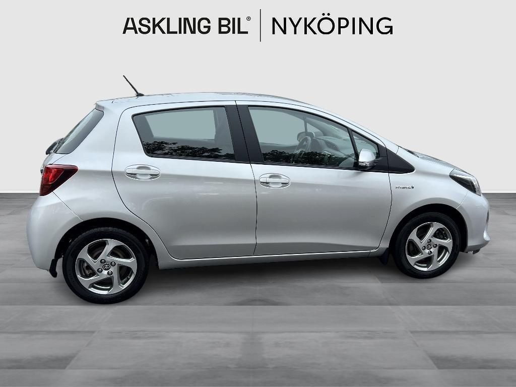Toyota Yaris Hybrid e-CVT, 101hp, 2016