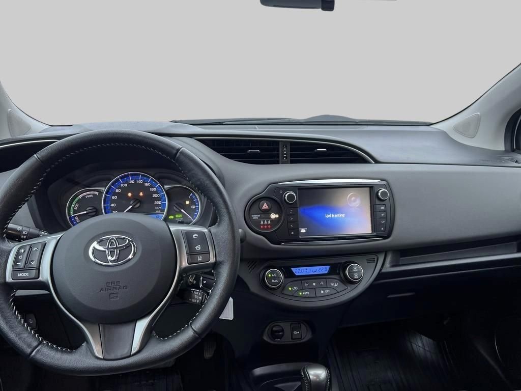Toyota Yaris Hybrid e-CVT, 101hp, 2016