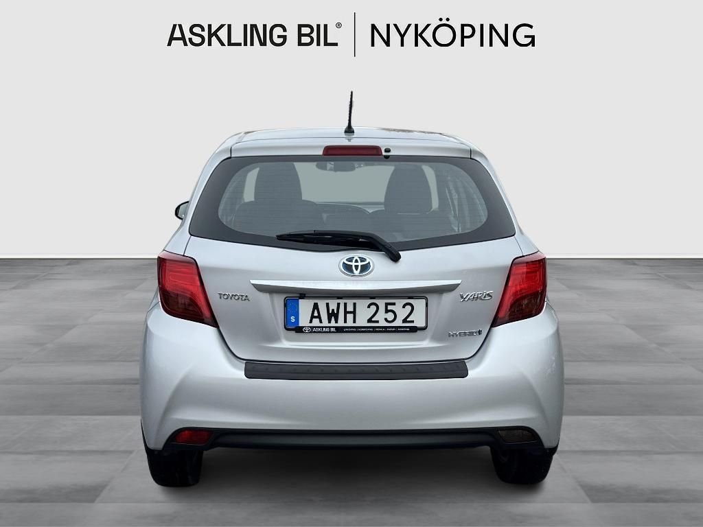 Toyota Yaris Hybrid e-CVT, 101hp, 2016