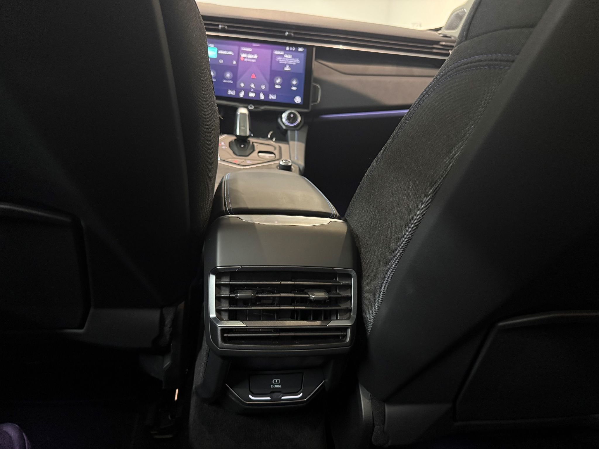 Lynk & Co 01 HEV DCT, 197hk, 2021