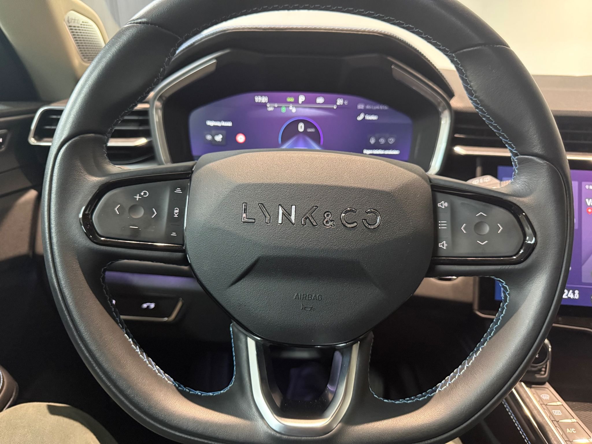 Lynk & Co 01 HEV DCT, 197hk, 2021