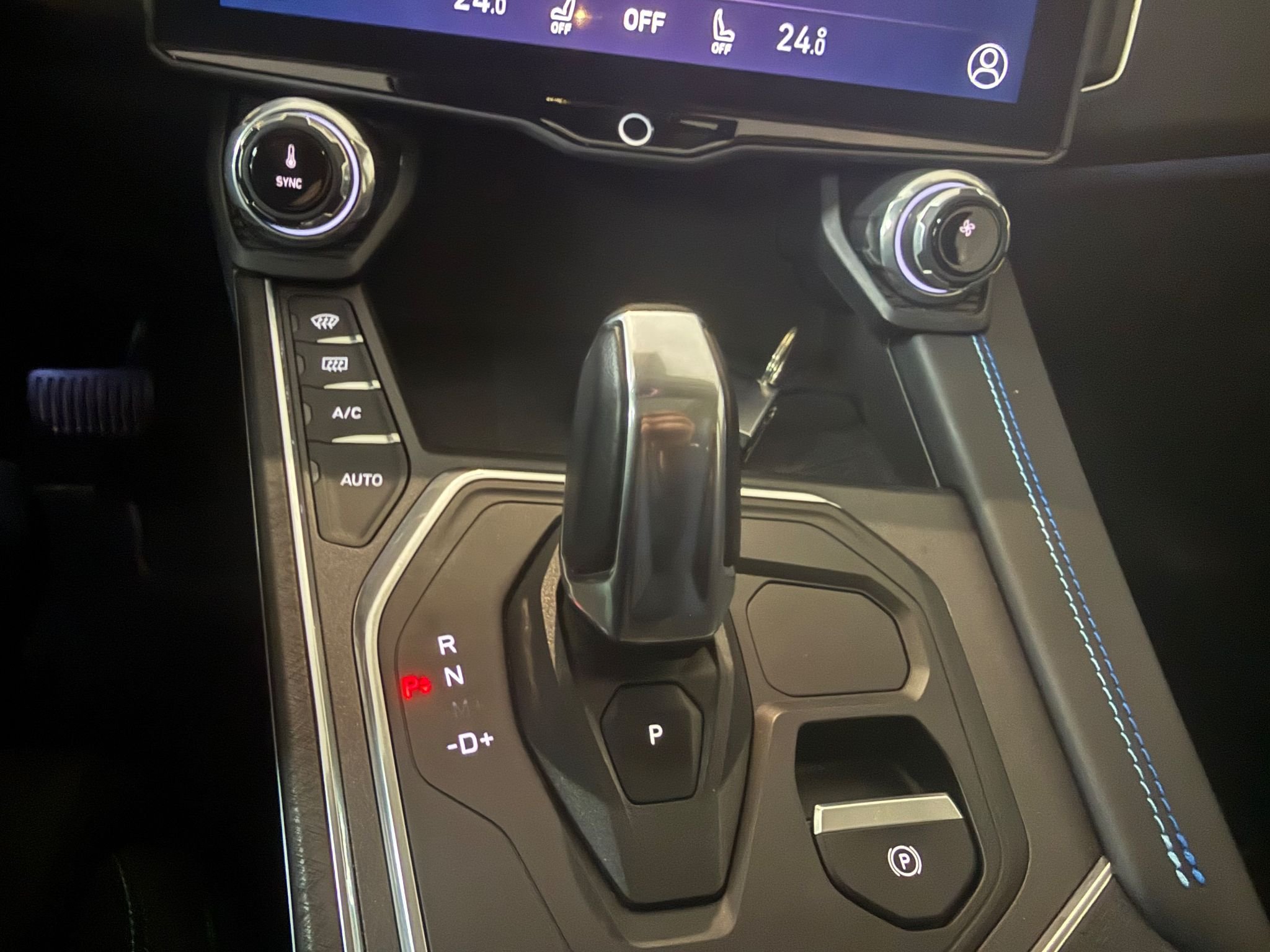 Lynk & Co 01 HEV DCT, 197hk, 2021