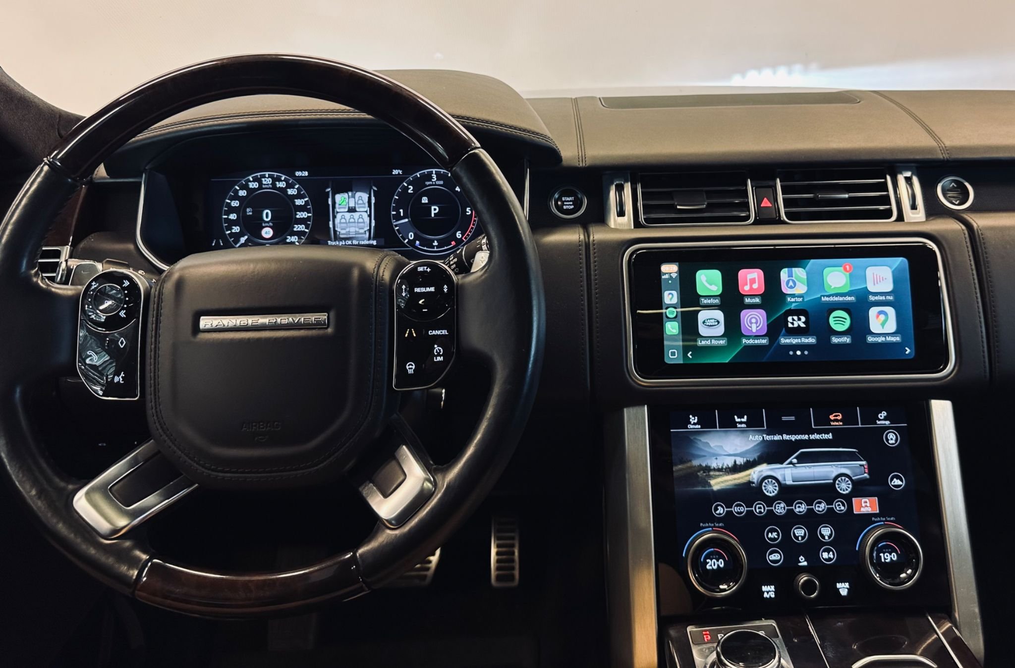 Land Rover Range Rover 4.4 SDV8 AWD Automatic, 340hp, 2018