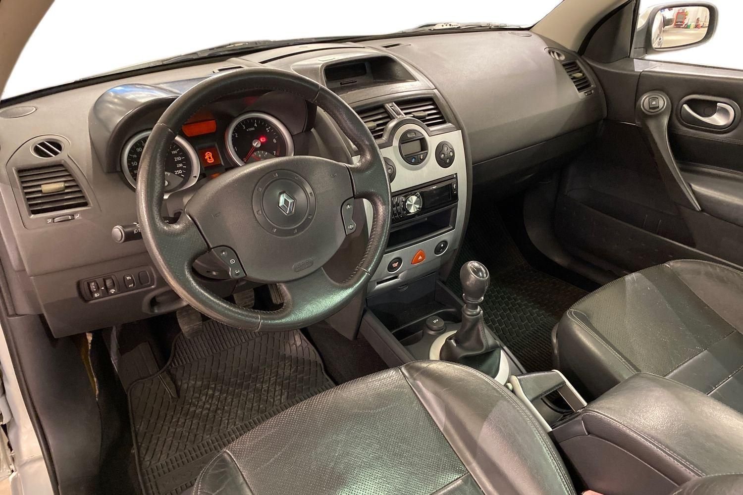 Renault Mégane Coupé-Cabriolet 2.0 Manual, 135hp, 2004