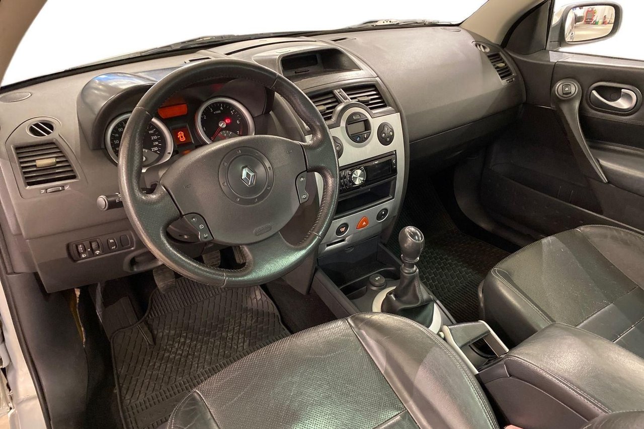 Renault Mégane Coupé-Cabriolet 2.0 Manual, 135hp, 2004