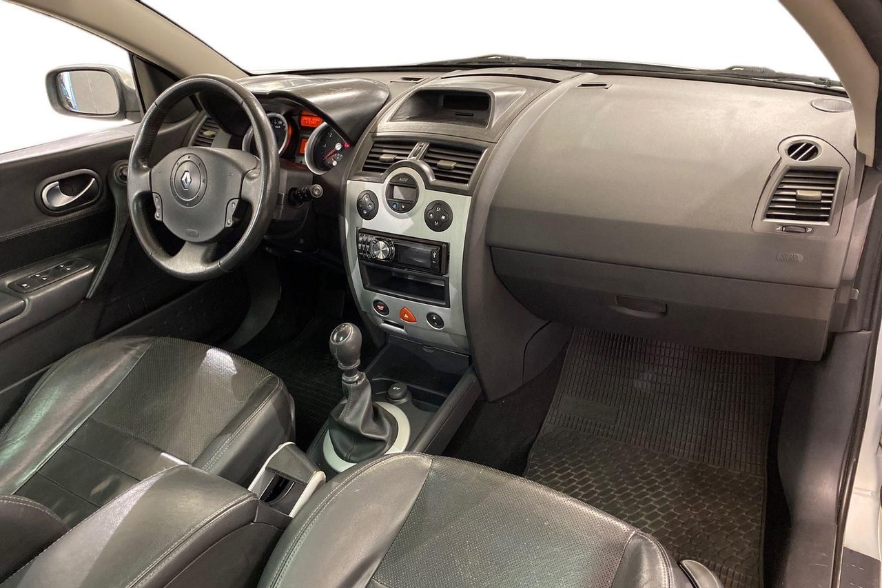 Renault Mégane Coupé-Cabriolet 2.0 Manual, 135hp, 2004