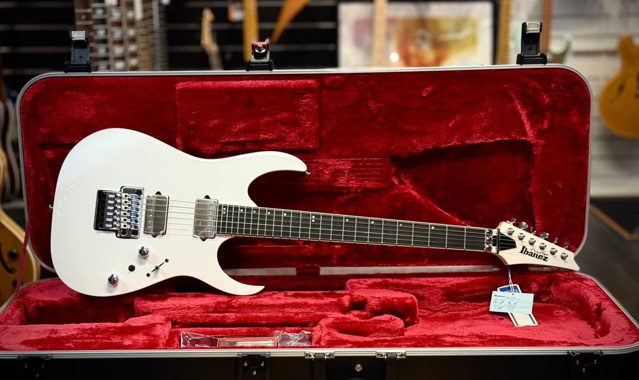 Begagnad Ibanez RG5320C-PW