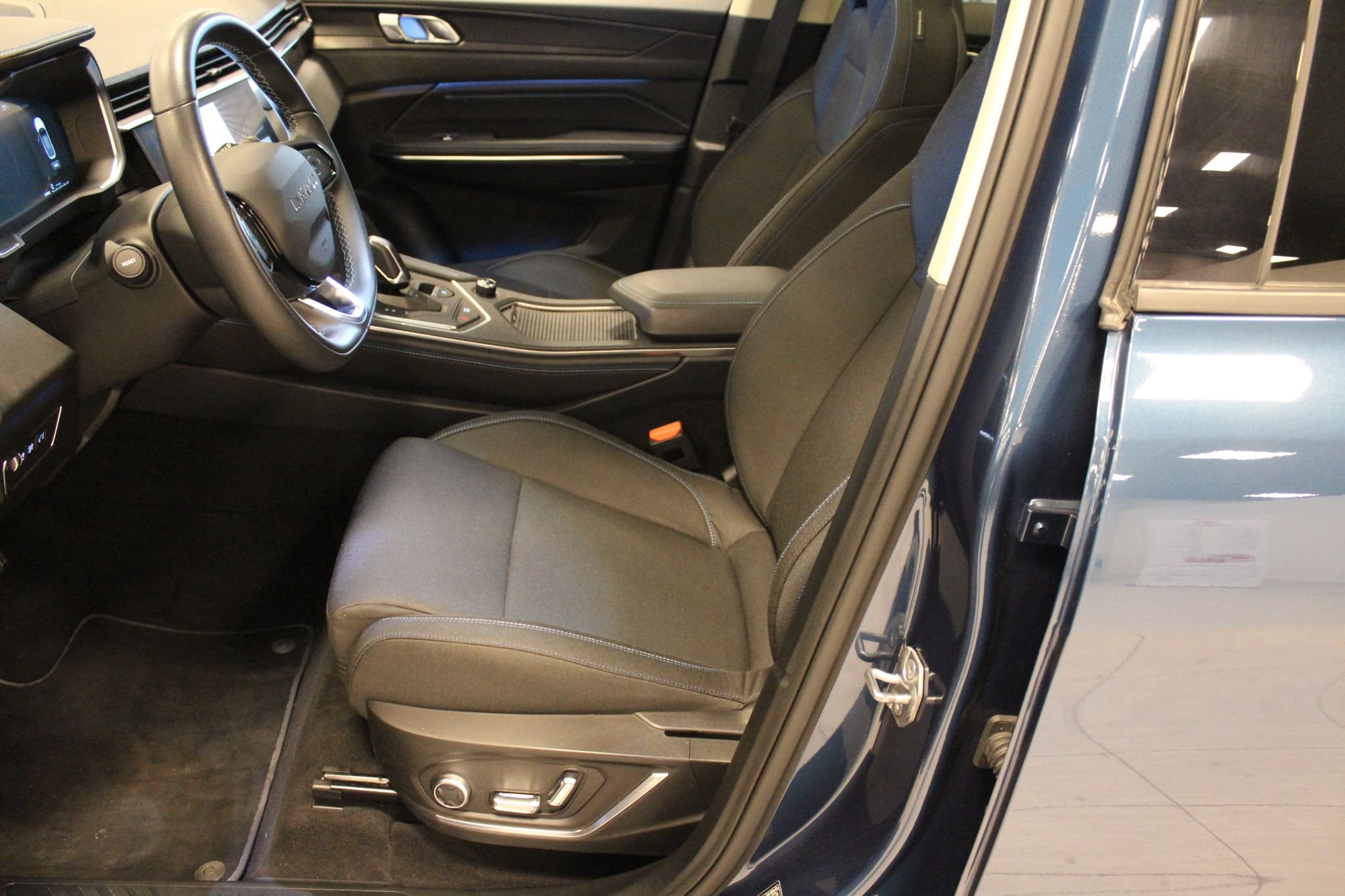 Lynk & Co 01 PHEV DCT, 261hk, 2022