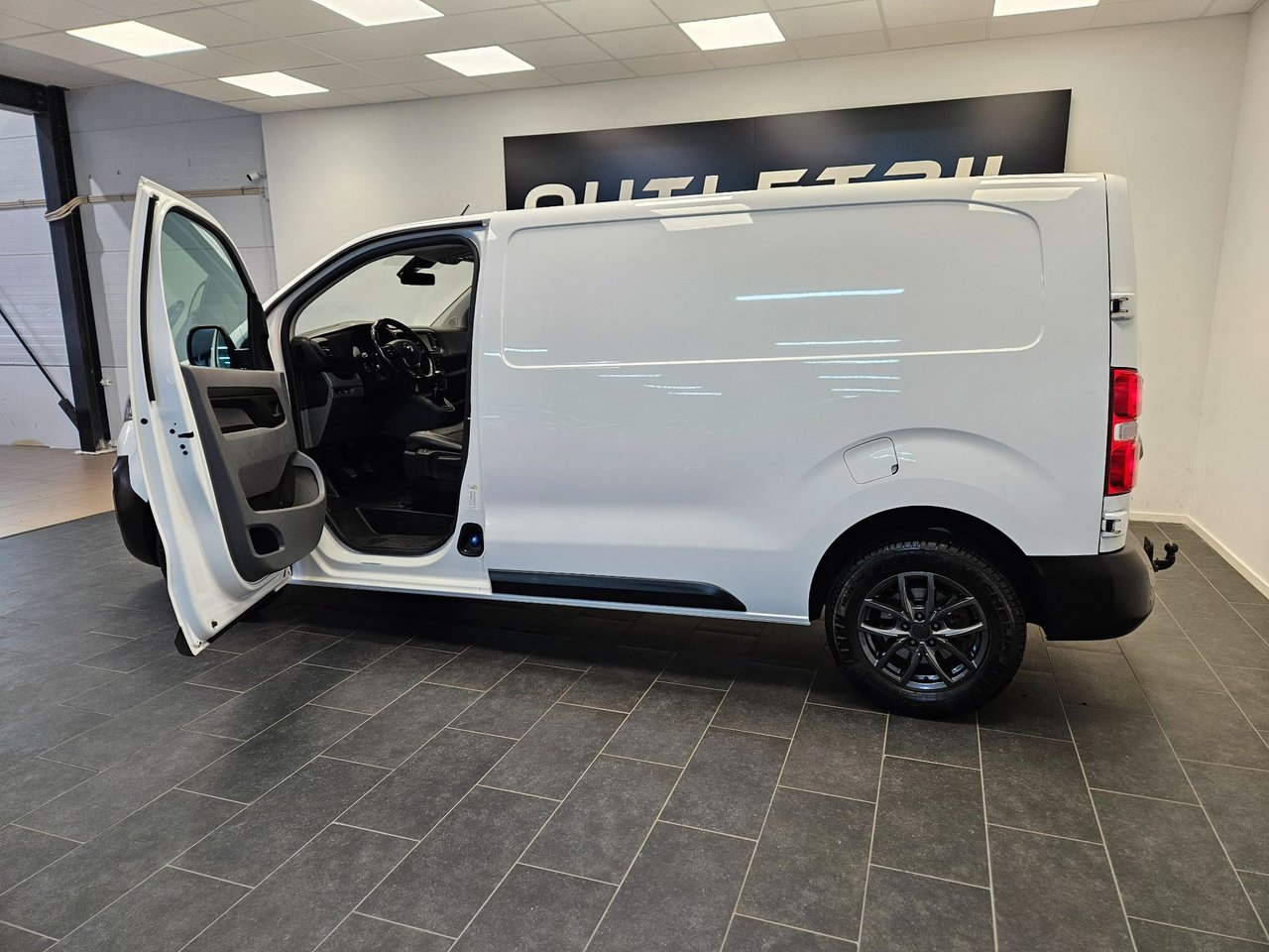 Opel Vivaro Skåpbil IP 2.0 Manuell, 122hk, 2021