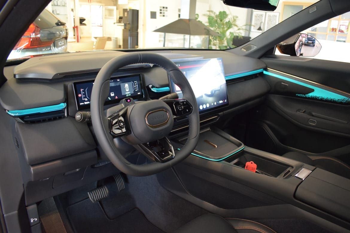 Lynk & Co 08 PHEV DHT, 3-trinn, 349hk, 2025