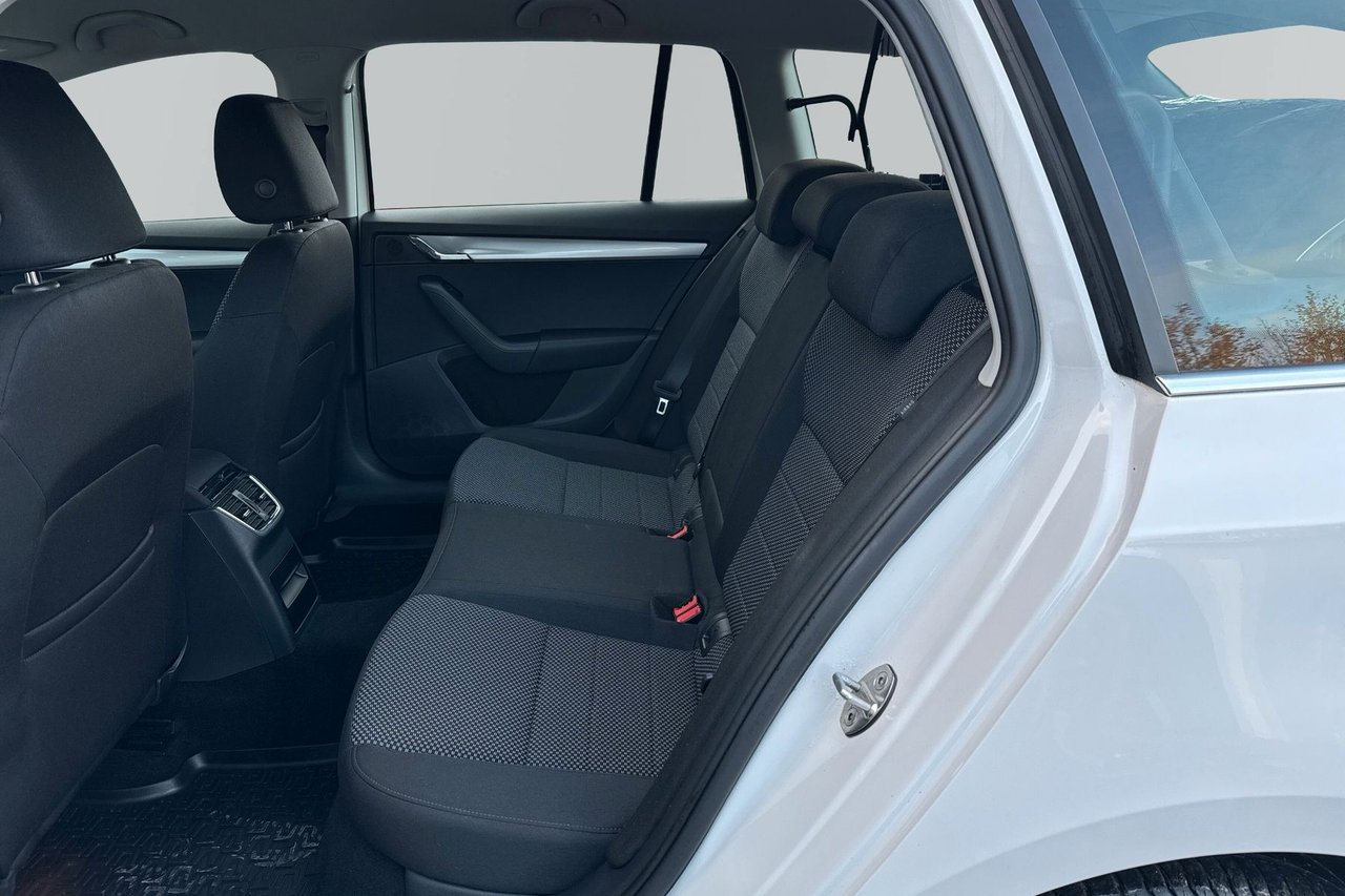 Škoda Octavia Kombi 1.6 TDI 4x4 Manuell, 110hk, 2016