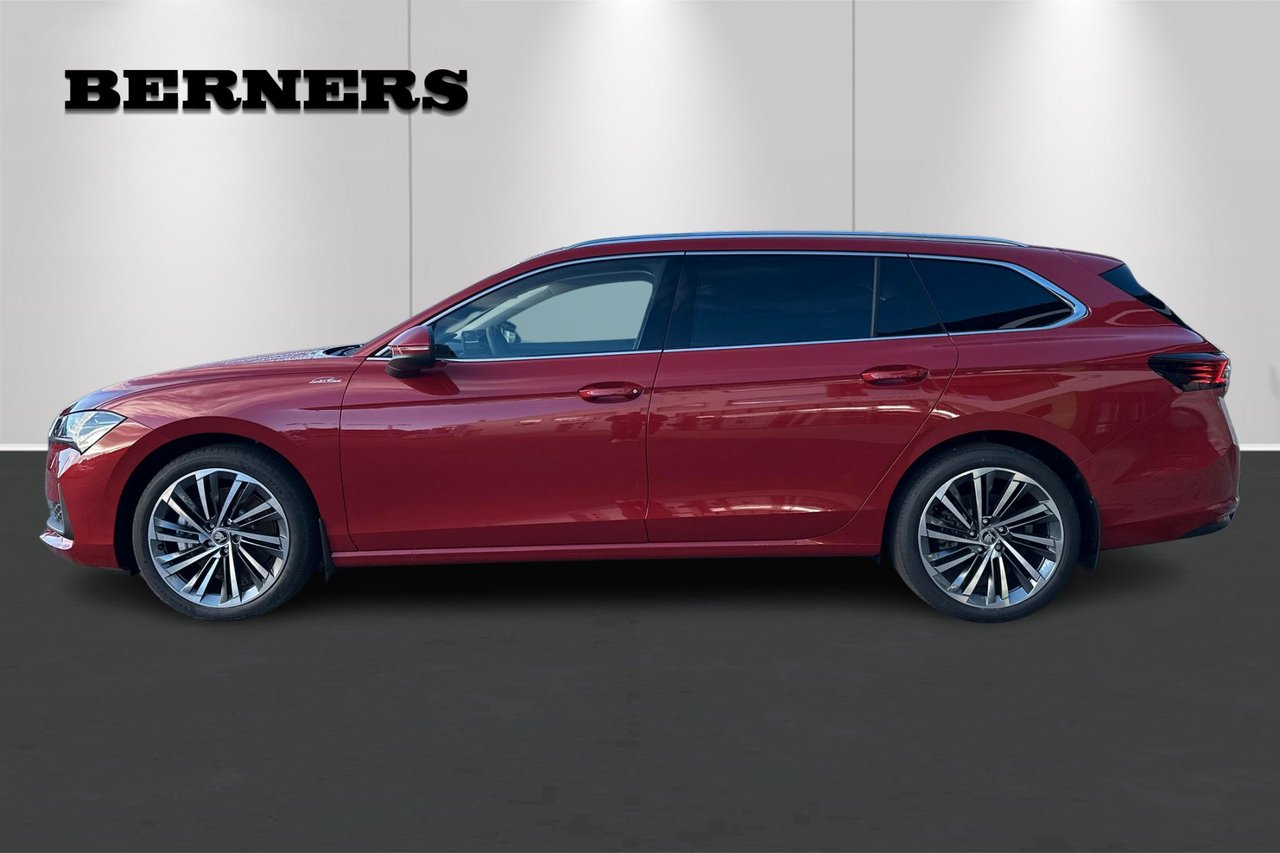 Škoda Superb Kombi 2.0 TDI 4x4 DSG Sekventiell, 193hk, 2025