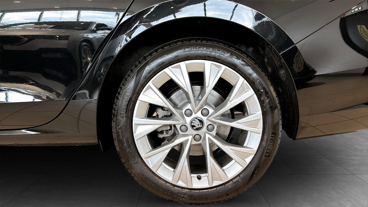Škoda Superb iV Combi DSG Sekventiell, 204hk, 2025