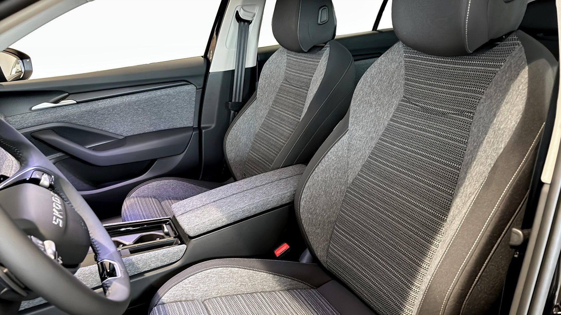 Škoda Superb iV Combi DSG Sekventiell, 204hk, 2025