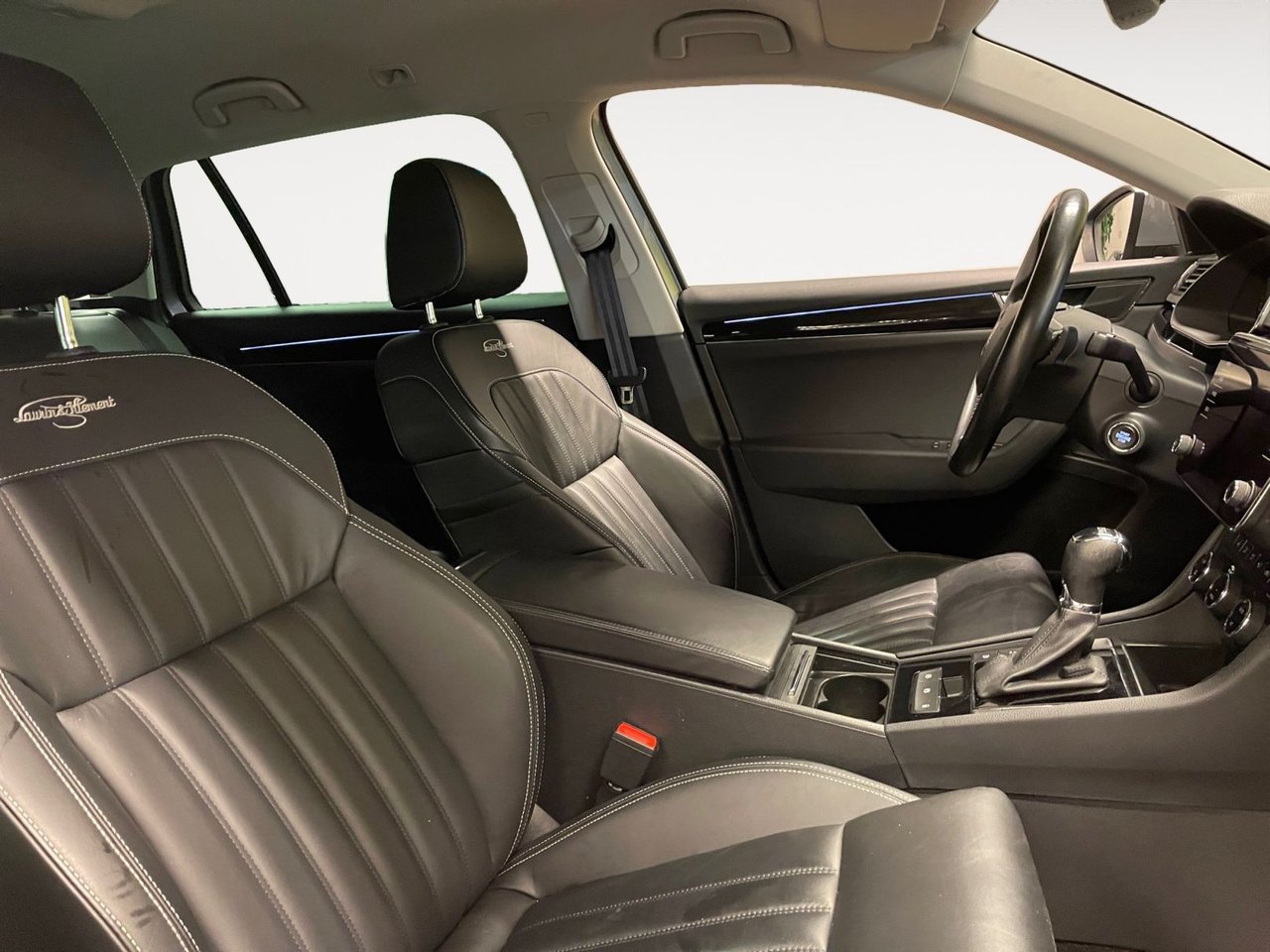 Škoda Superb iV Combi 1.4 TSI iV DSG Sekventiell, 218hk, 2020