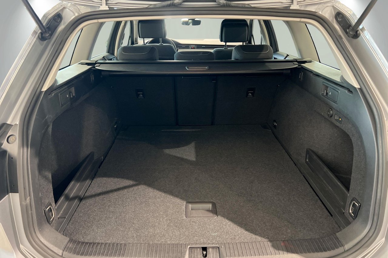 Volkswagen Passat Sportscombi 1.5 TSI ACT OPF DSG Sekventiell, 150hk, 2024