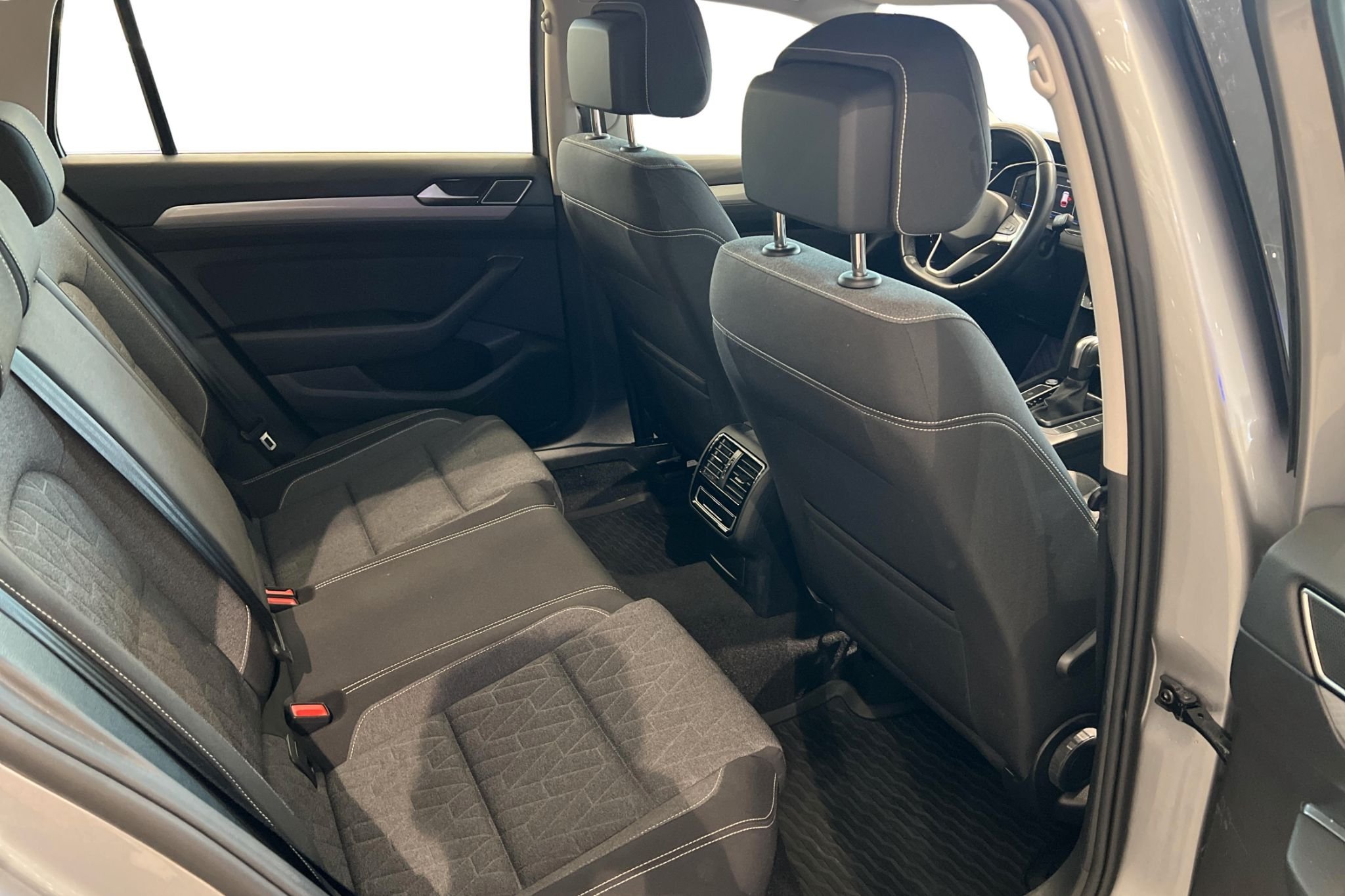 Volkswagen Passat Sportscombi 1.5 TSI ACT OPF DSG Sekventiell, 150hk, 2024