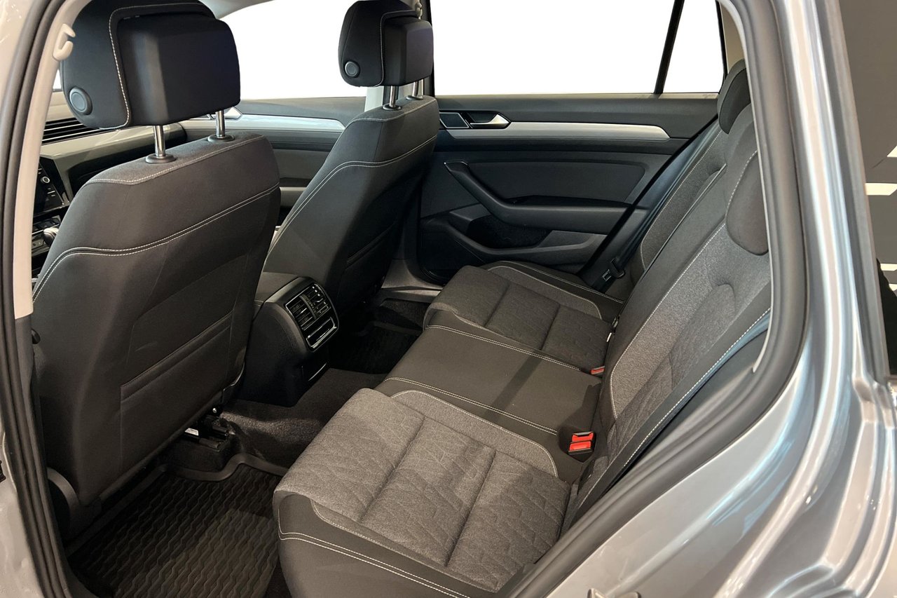 Volkswagen Passat Sportscombi 1.5 TSI ACT OPF DSG Sekventiell, 150hk, 2024