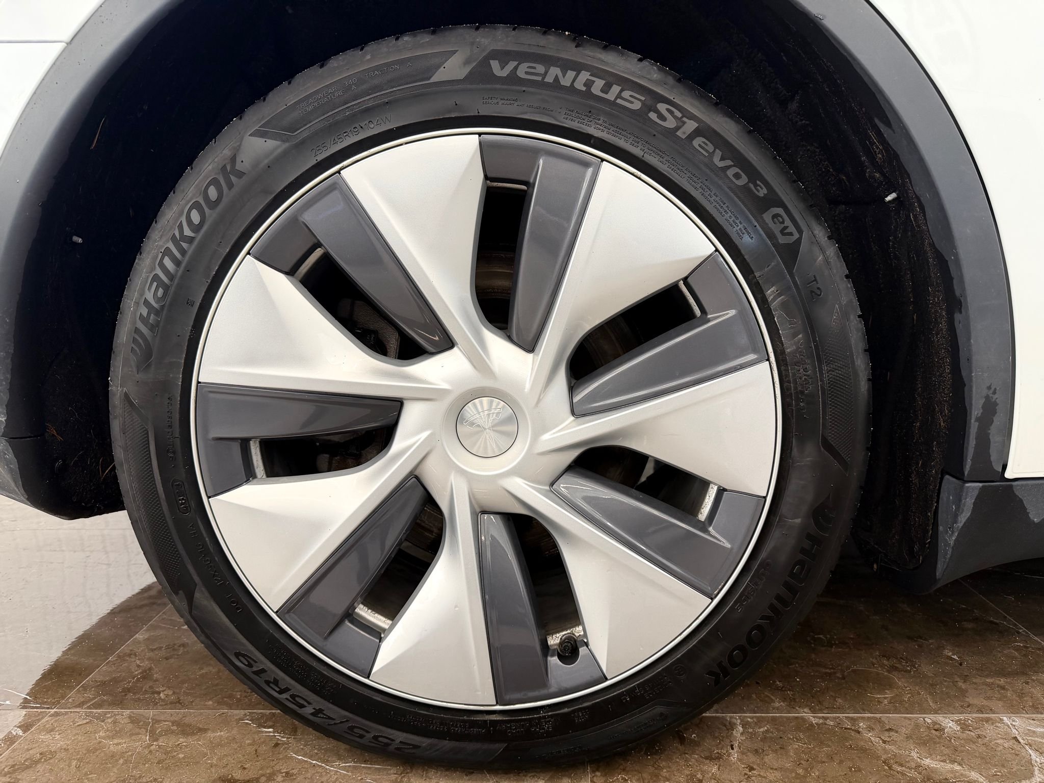 Tesla Model Y Long Range AWD, 514hk, 2024