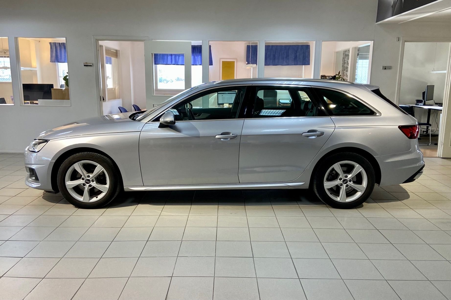 Audi A4 Avant 40 g-tron 2.0 TFSI CNG S Tronic, 170hp, 2022