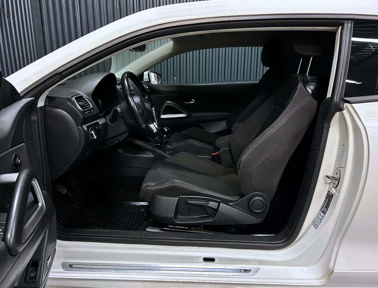 Volkswagen Scirocco 1.4 TSI Manual, 122hp, 2011