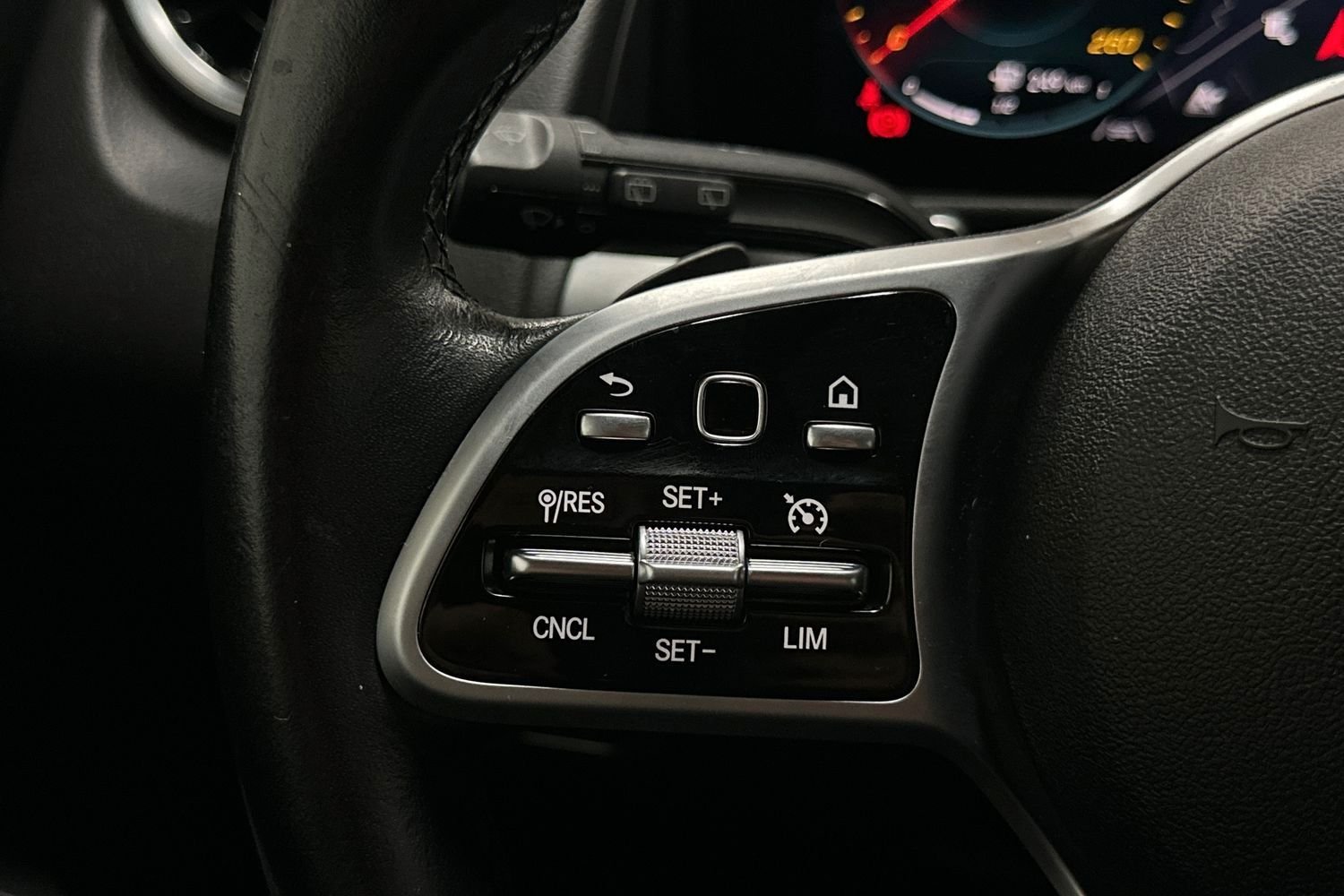 Mercedes-Benz GLB 200 7G-DCT, 163ps, 2021