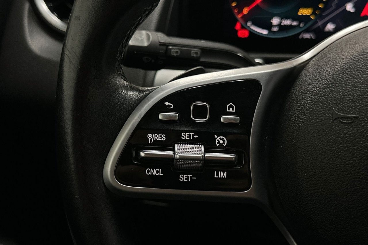 Mercedes-Benz GLB 200 7G-DCT, 163ps, 2021