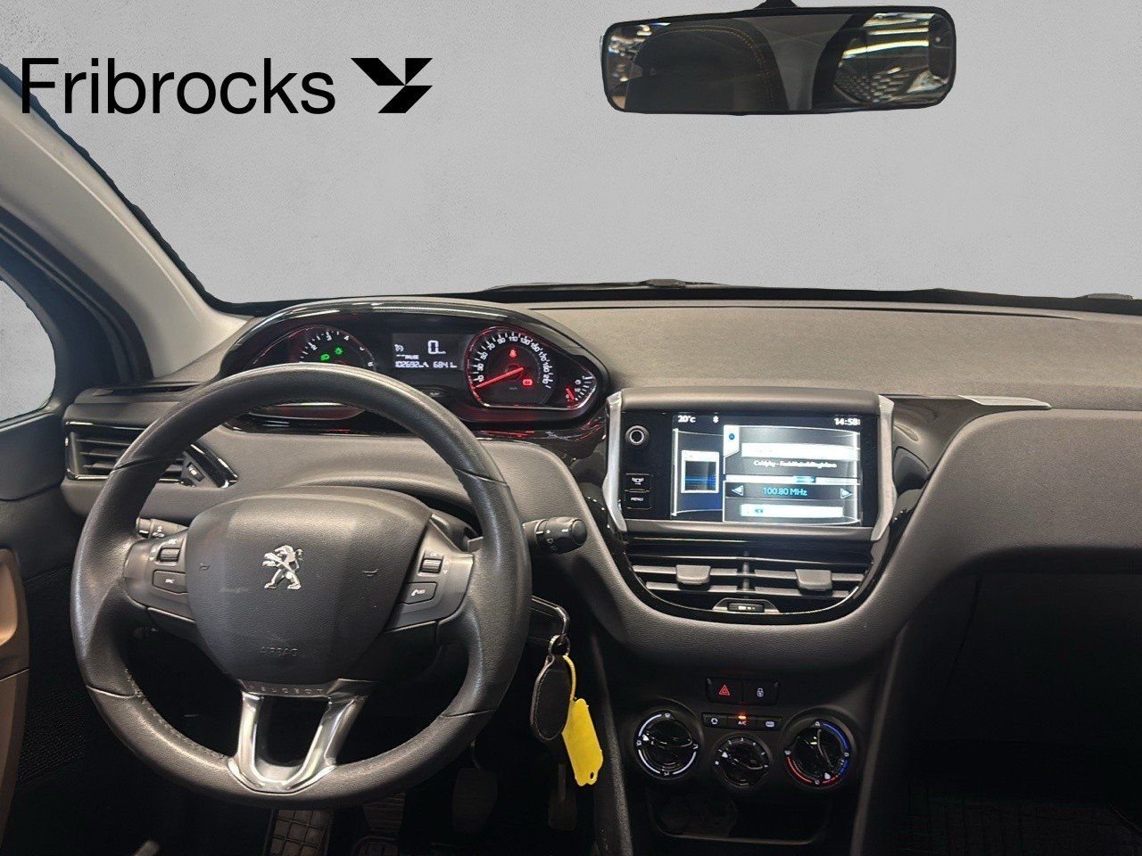Peugeot 208 5-door 1.2 VTi 82 Manual, 82hp, 2013