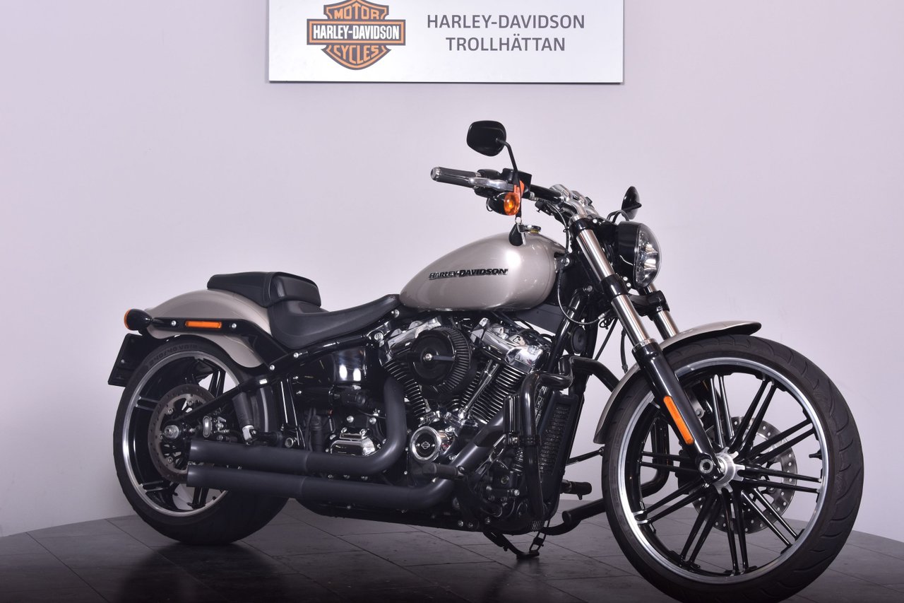 Harley-Davidson Breakout 107 ...