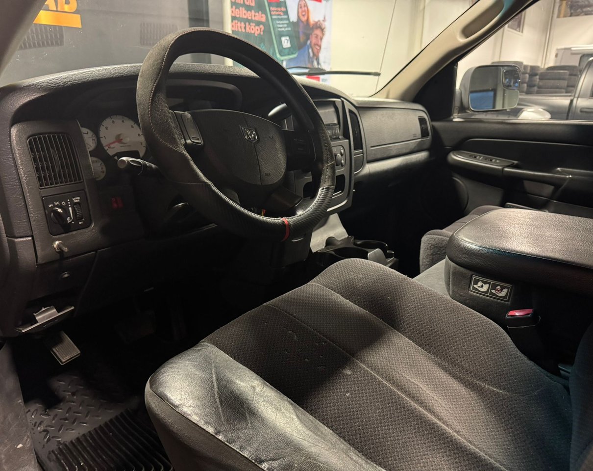 Dodge Ram 1500 Quad Cab 5.7 V8 HEMI 4x4 Automatisk, 349hk, 2004