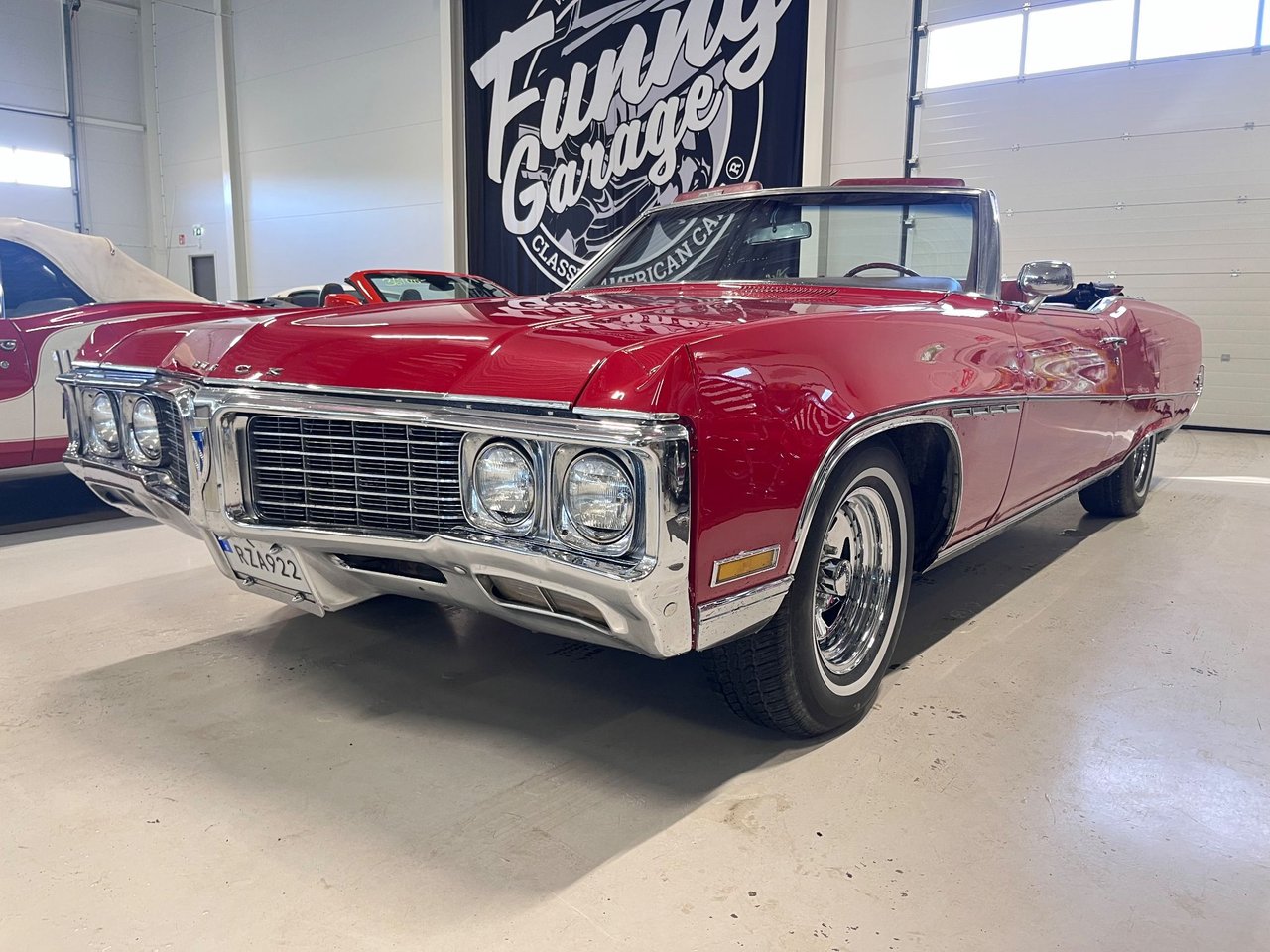 Buick Electra 225 Custom canv...