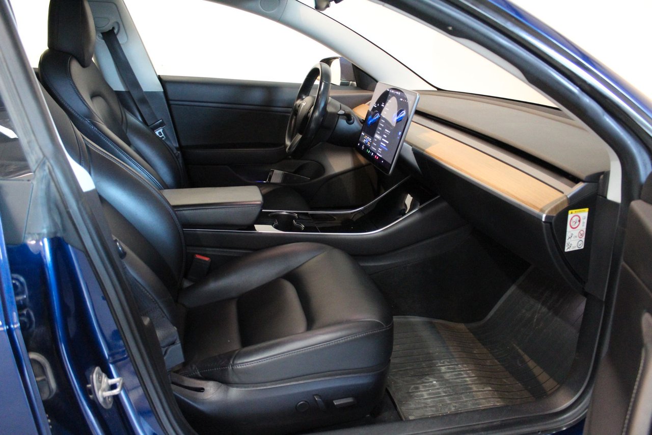 Tesla Model 3 Long Range, 287ps, 2019