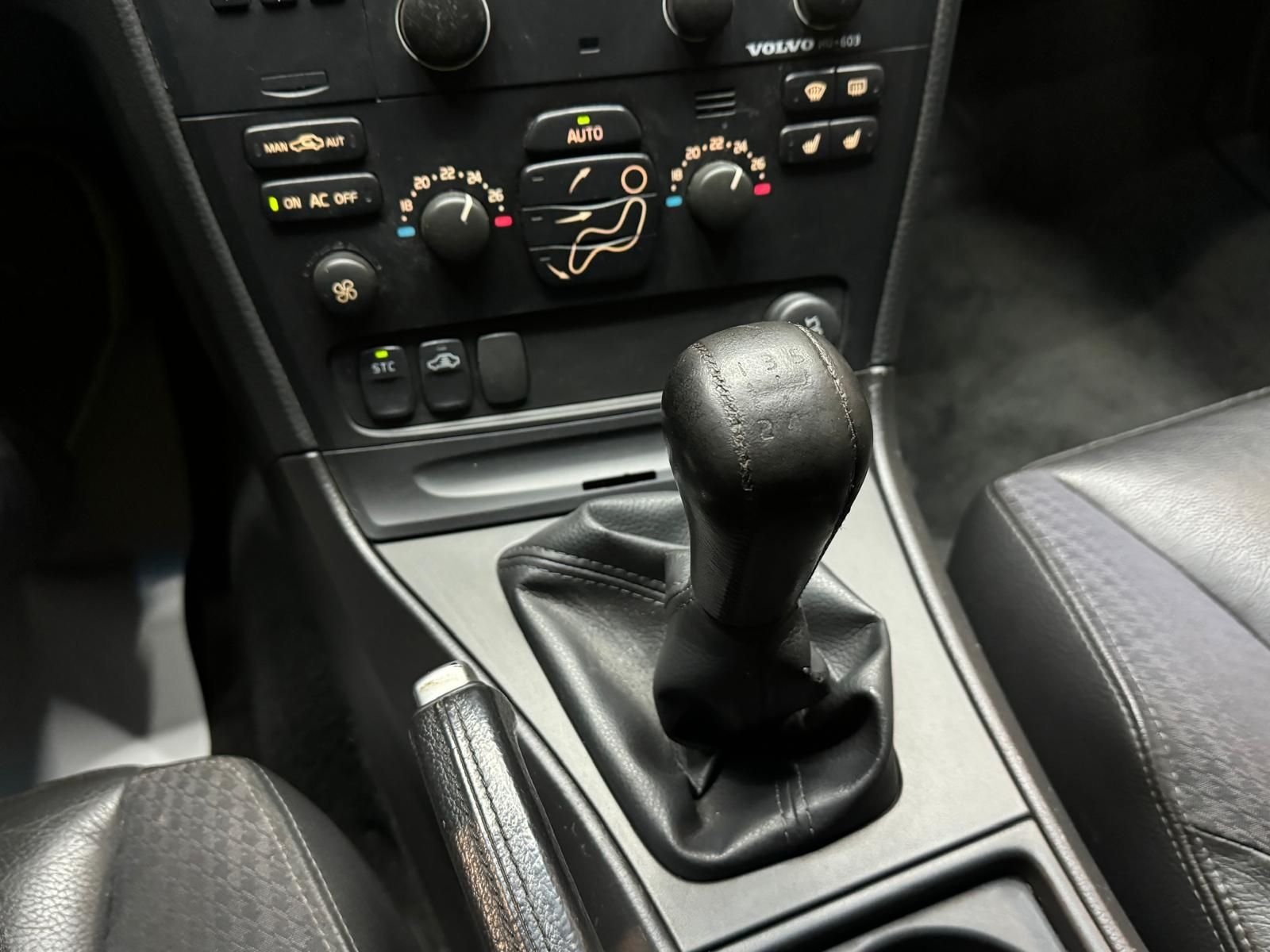 Volvo V70 2.4 Manual, 140hp, 2004