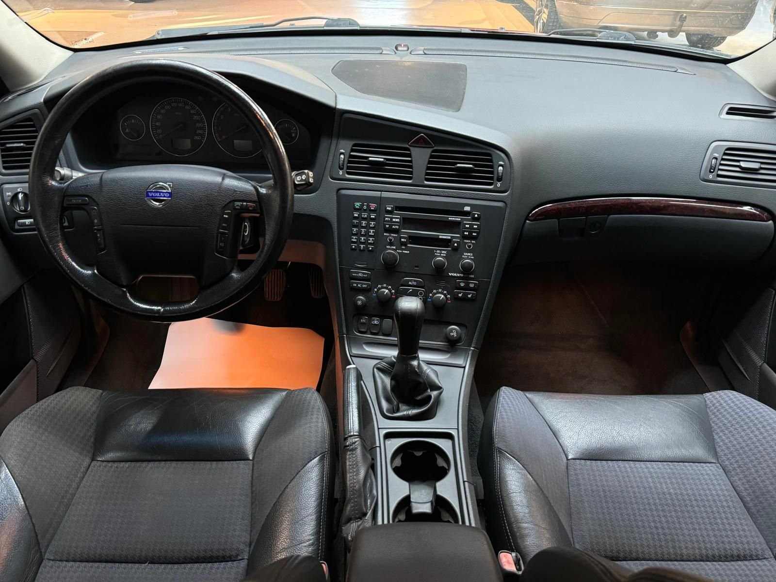 Volvo V70 2.4 Manual, 140hp, 2004