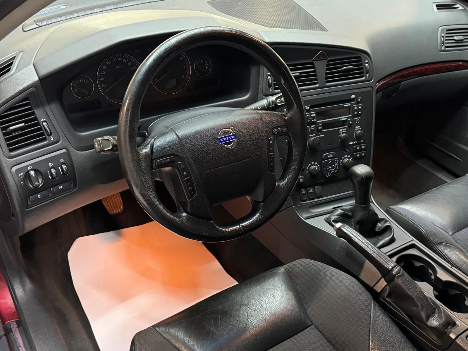 Volvo V70 2.4 Manual, 140hp, 2004