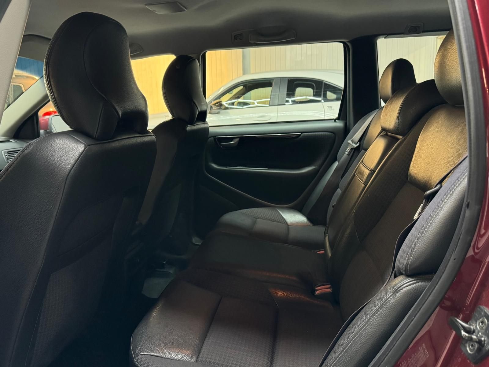 Volvo V70 2.4 Manual, 140hp, 2004