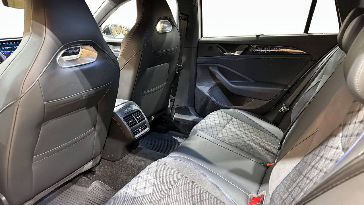 Volkswagen Passat Sportscombi 2.0 TDI DPF SCR 4Motion DSG Sekventiell, 193hk, 2025