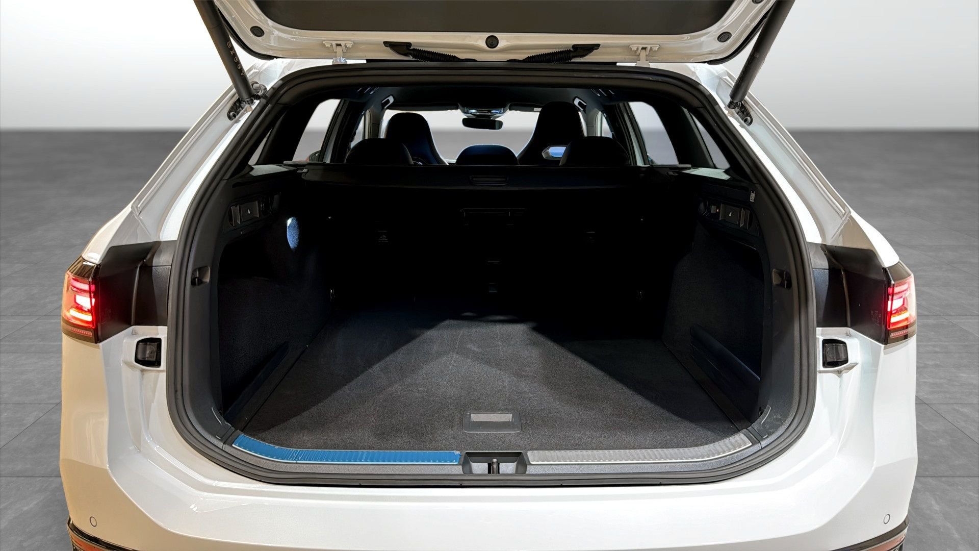 Volkswagen Passat Sportscombi 2.0 TDI DPF SCR 4Motion DSG Sekventiell, 193hk, 2025