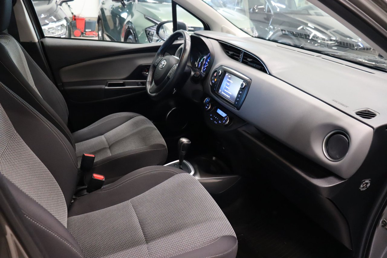 Toyota Yaris Hybrid e-CVT, 101hk, 2017