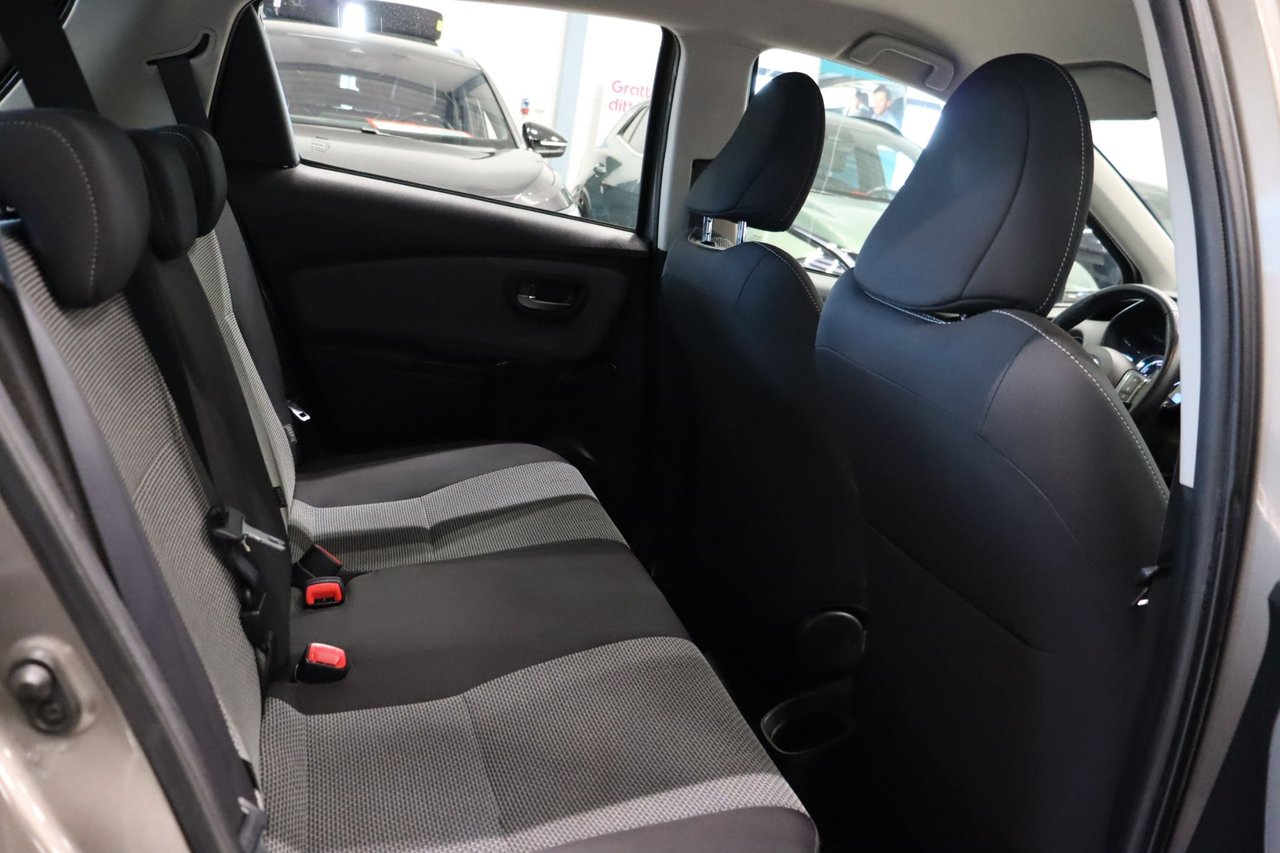 Toyota Yaris Hybrid e-CVT, 101hk, 2017