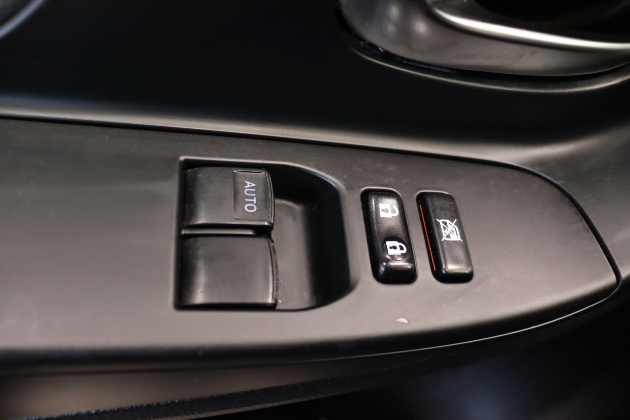 Toyota Yaris Hybrid e-CVT, 101hk, 2017