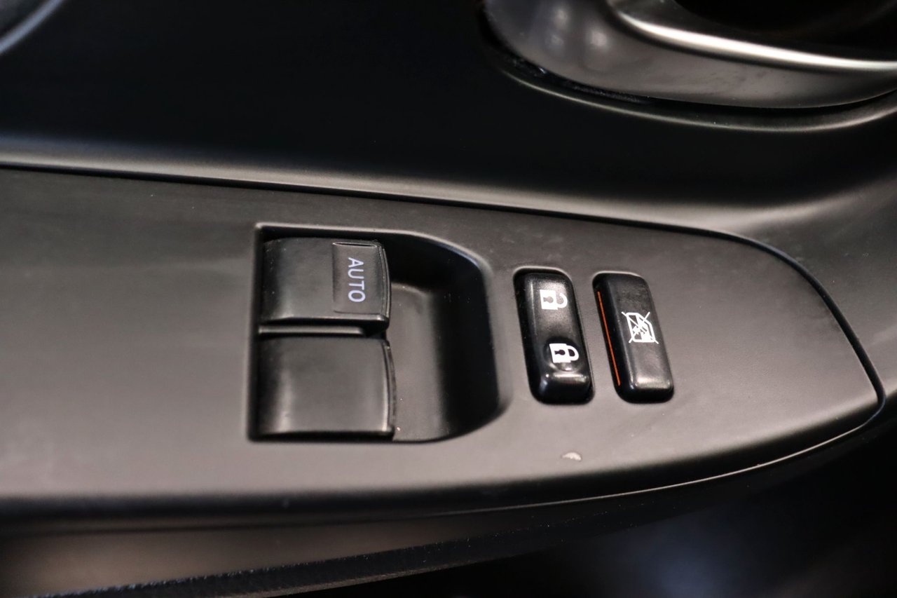 Toyota Yaris Hybrid e-CVT, 101hk, 2017