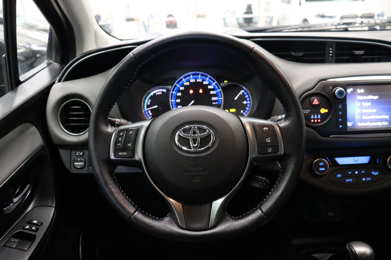 Toyota Yaris Hybrid e-CVT, 101hk, 2017