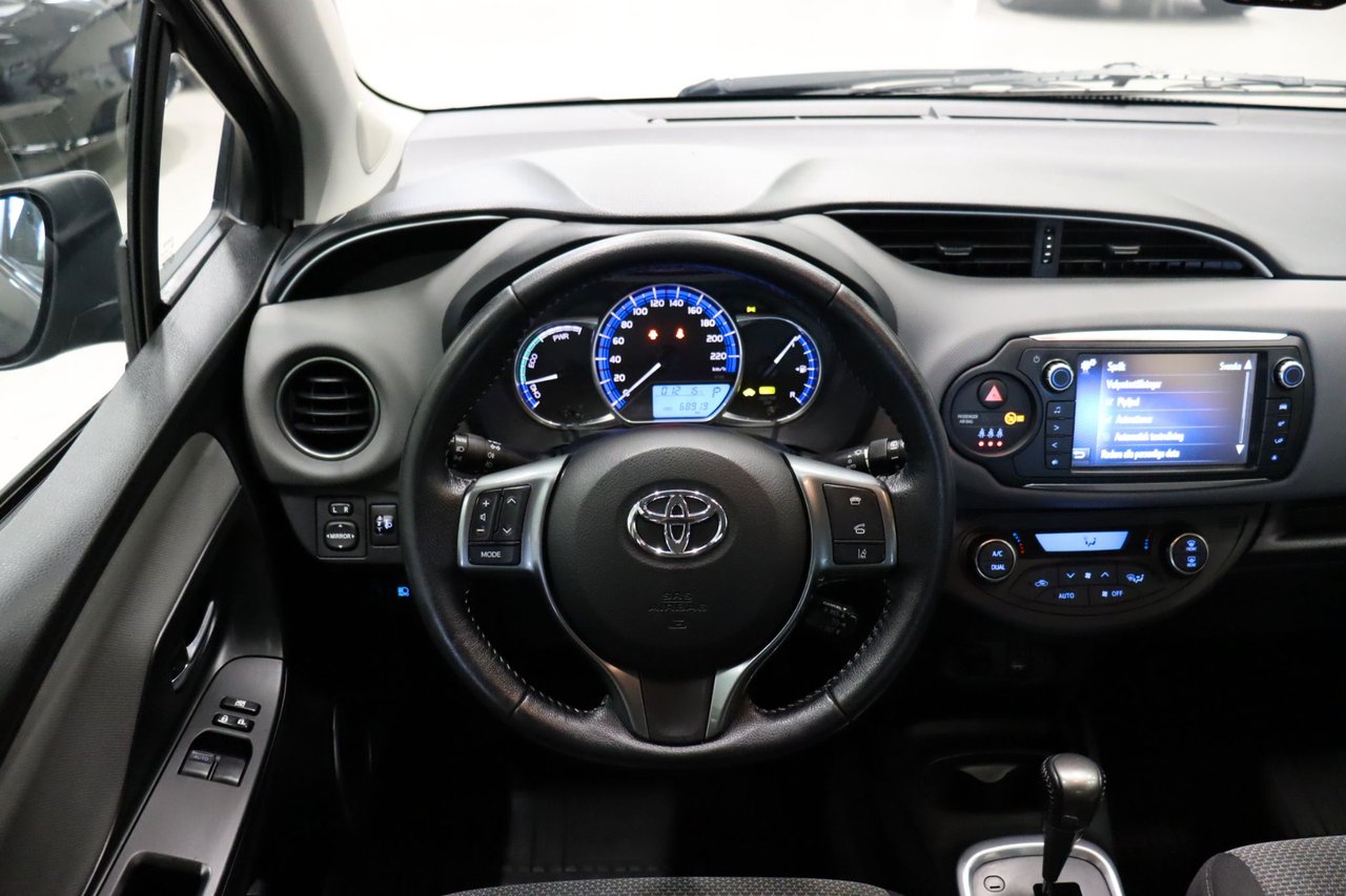 Toyota Yaris Hybrid e-CVT, 101hk, 2017